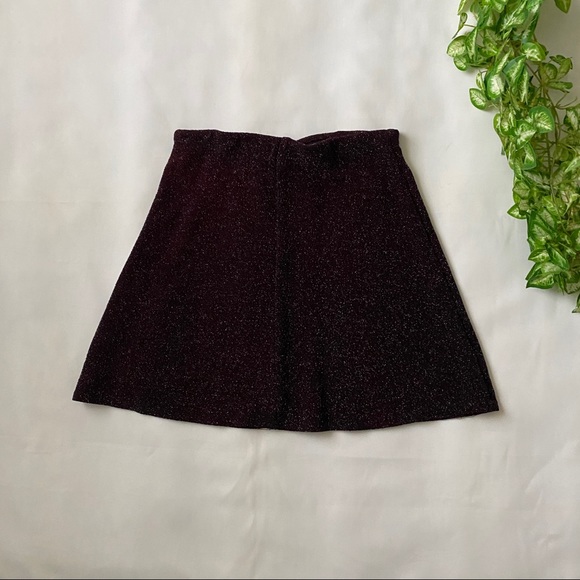 90s Shimmery Mini Skirt ๐ฅ - Picture 4 of 4